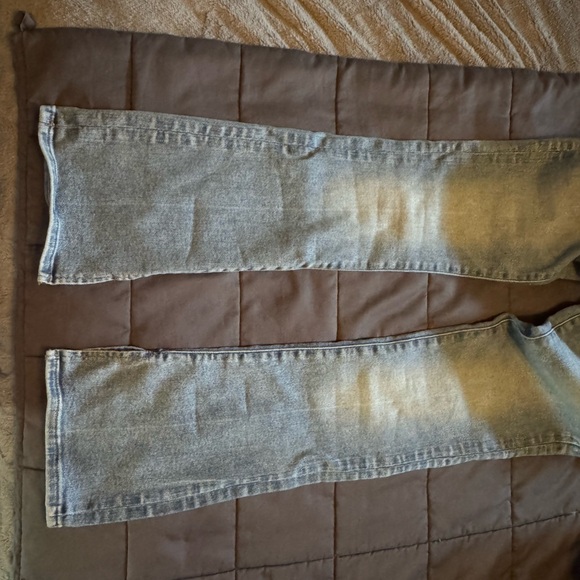 Express Skyscraper Mid Rise Jeans - Picture 2 of 5